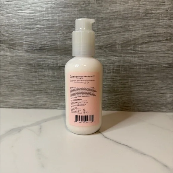 Glossier Milky Jelly Cleanser - Picture 3 of 3